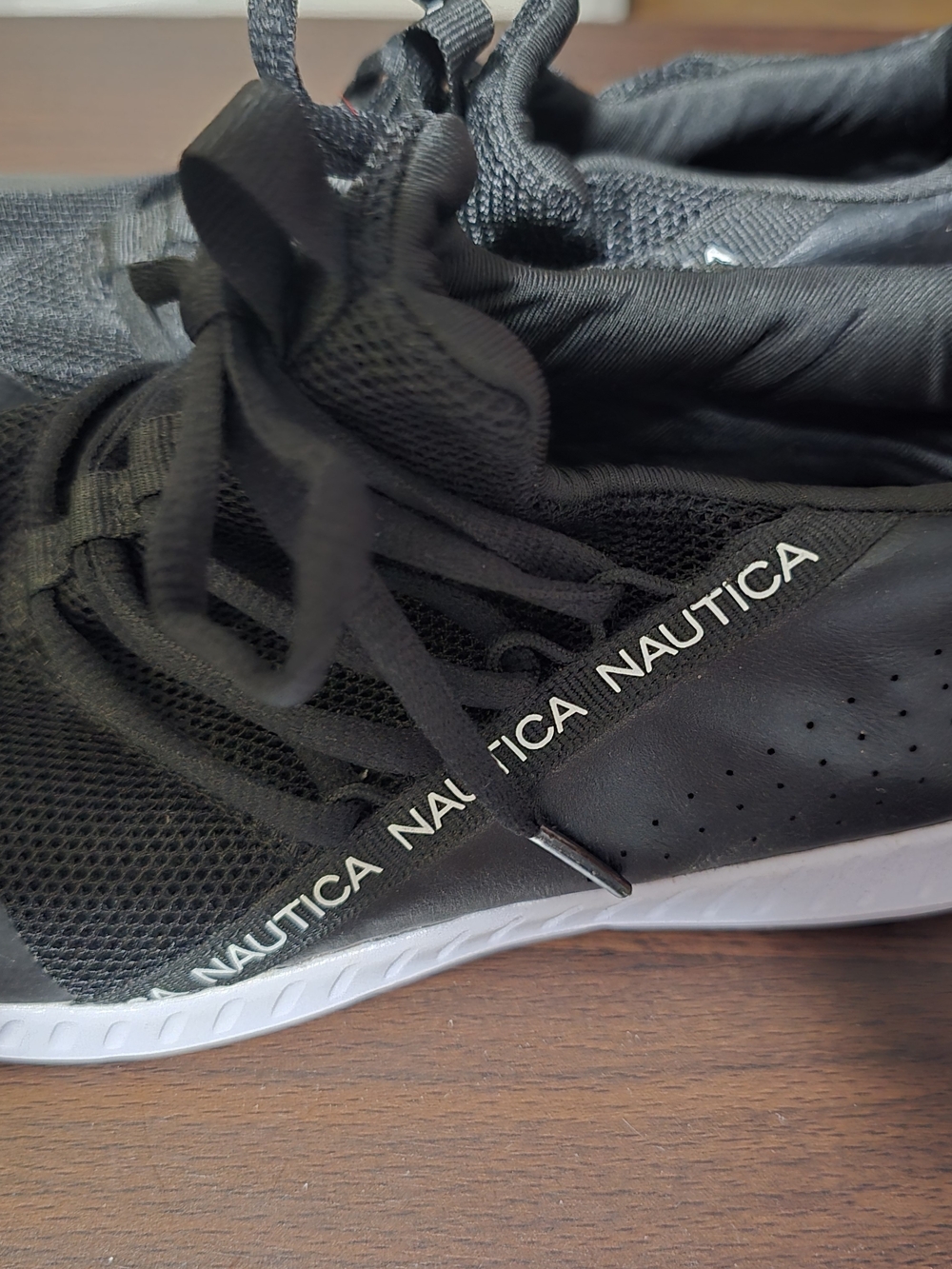 Nautica Black Mesh Athletic Sneakers Women's Size 5